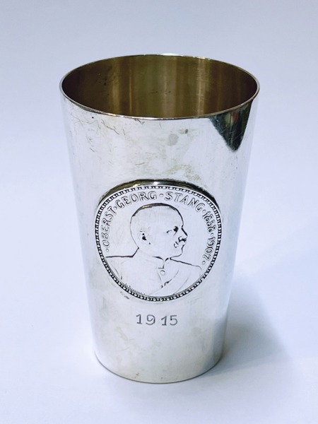 1915 pokal med sølvmynt Georg Stang(1858-1907) 