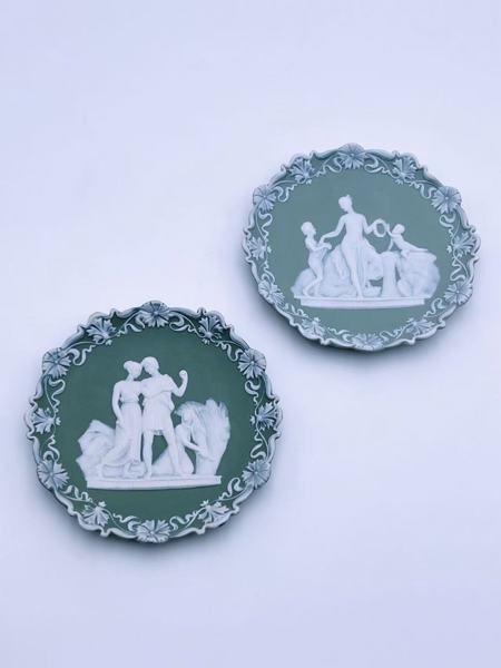 18/1900t Jasperware tallerker