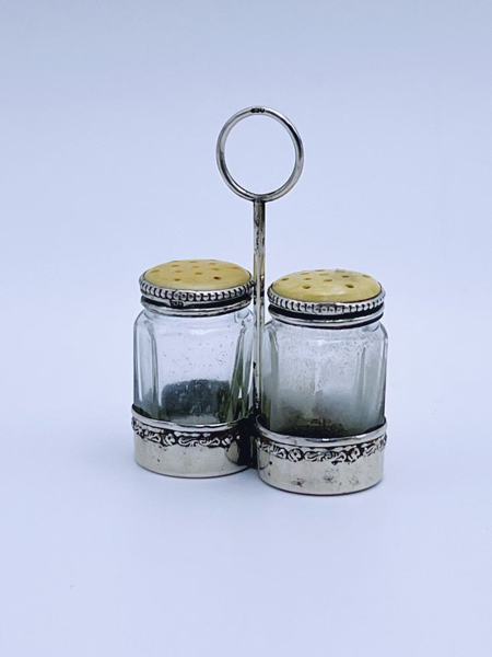 830s-Sølv salt og pepperbøsse