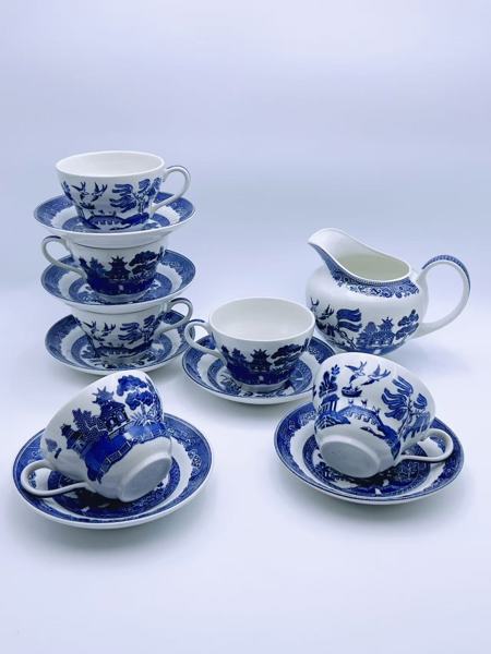 "Blue Willow" Staffordshire England Teservice til 6 med mugge
