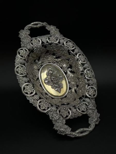 1838 Sølv fat, Renessansestil. 1800tallet.