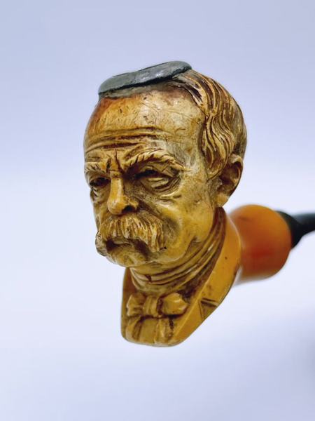 1800t RIkt utskåret merskumpipe