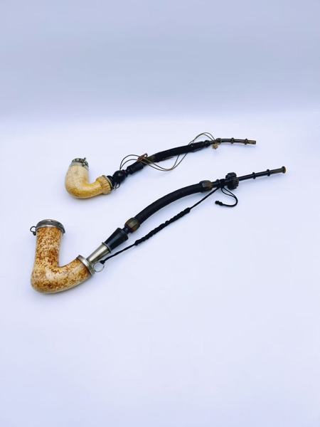 18/1900t 2 merskum langpiper. L 36 og 45 cm