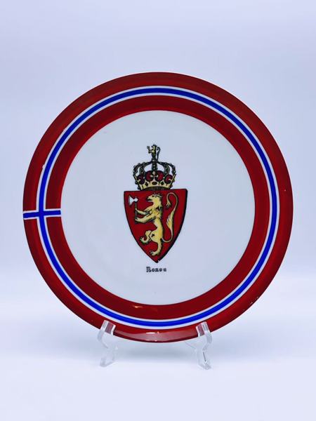 Fat med håndmalt riksvåpendekor