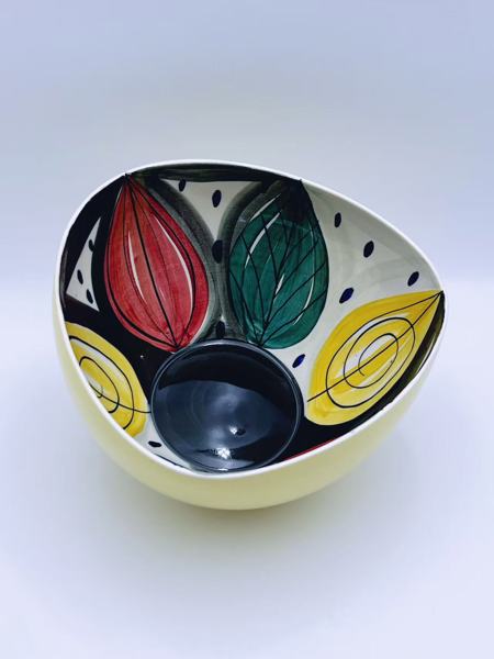 Inger Waage (1923-1995) stor håndmalt bolle 34-30