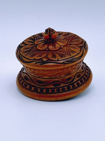 Rikt skåret lokkeske