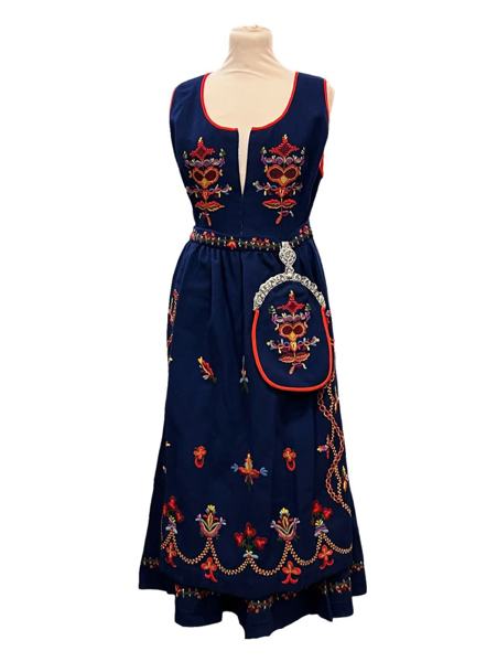 Sunnmørsbunad med Veske