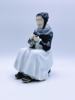 Royal Copenhagen Nr. 1317 figurinne "Amager Woman" 