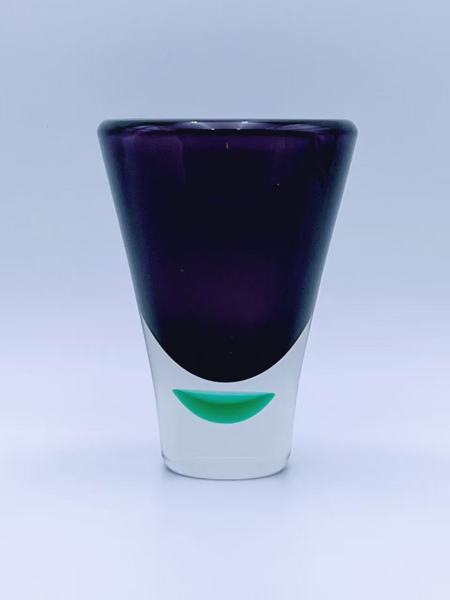 Hadeland-1955 Willy Johansson signert kunstglass vase