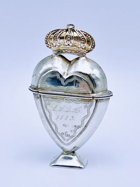 1883 Sølv Hjerteformet Luktevannshus 