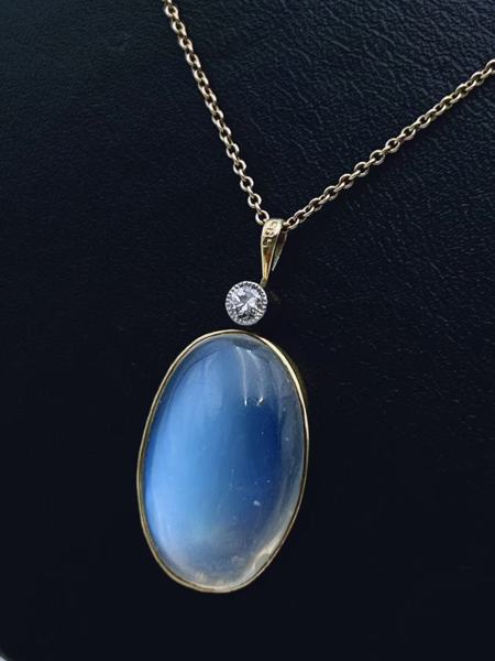 585-D-A Gull Anheng med Månestein 