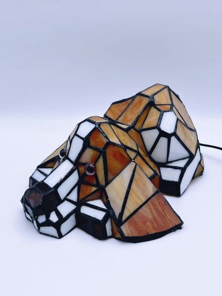 Tiffany stil bordlampe "Hund"