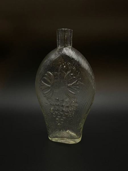 1800t lommeflaske i glass 