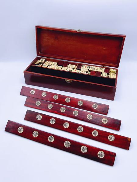 Kinesisk Mahjong i tre og ben