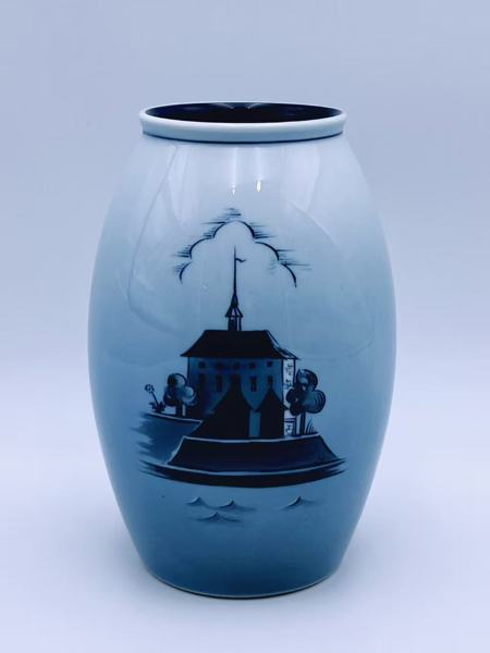 PP-c.1928 Nora G. Signert vase