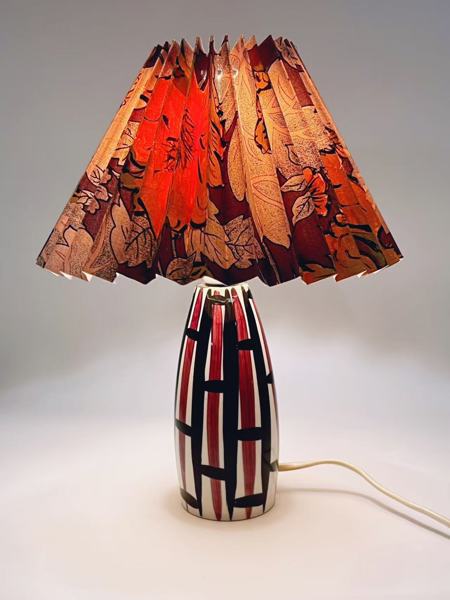 Inger Waage (1923-1995) Håndmalt Lampe