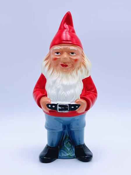 Gml. Nisse i bemalt keramikk