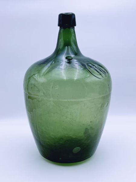 1800t Stor Håndblåst Flaske i Grønn Glass