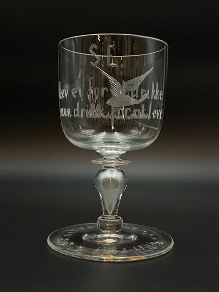 Dated 1944 Rikt Gravert Glass Pokal ant. Sverre Pettersen