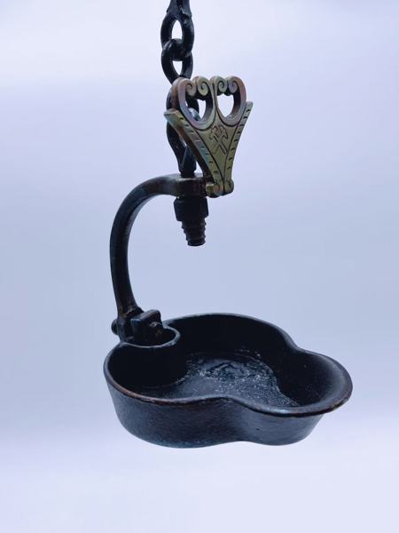 Kole / Tranlampe i jern og bronse 