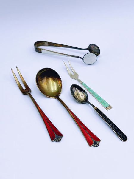 925S-Div. Sølv og Emalje bestikk 