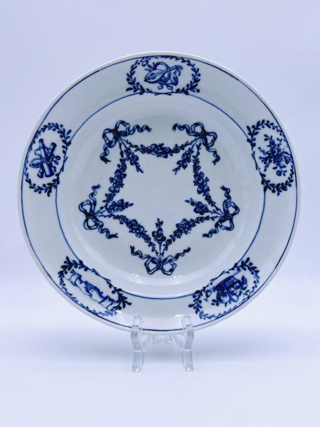 1800t Dyp tallerken med håndmalt dekor 