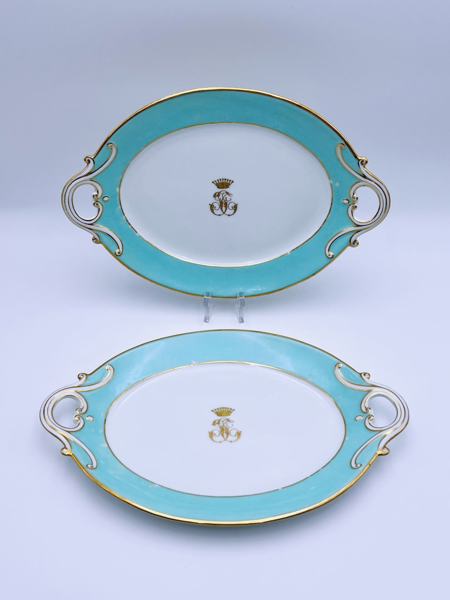 1800t Porselensfat med gullstaffering 