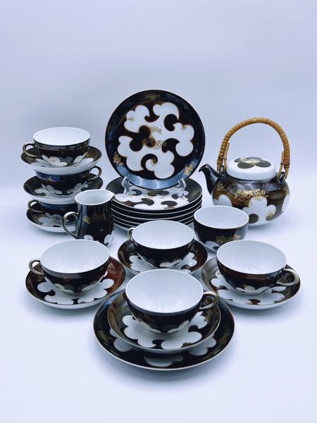 PP-AMØ "Amari" servise til 8 personer, kanne + fløte og sukker