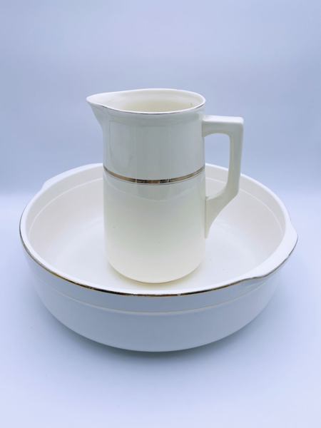 Vaskevannsfat og mugge