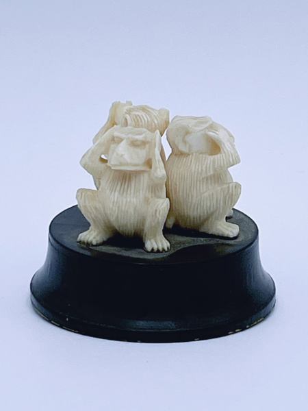 Elfenben Figur "3 apekatter"