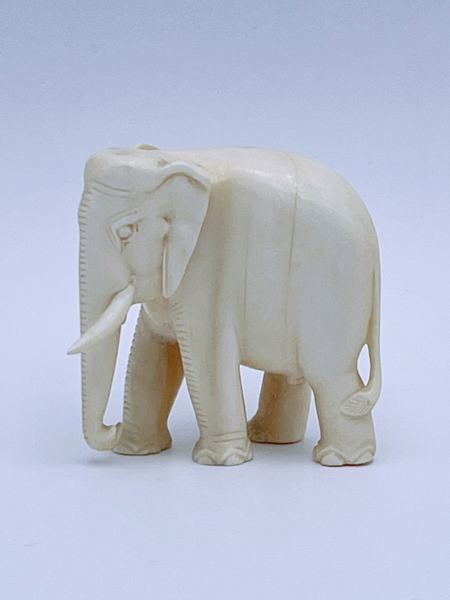 H. 5.5 Elfenben Figur "Elefant"