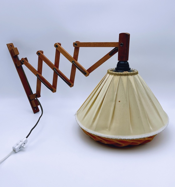 Retro sakselampe i teak