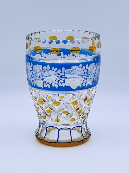 Bøhmisk Vase i Rikt Slepent Krystallglass