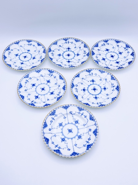 1800t Royal Copenhagen "Stråmønster / Musselmalet" tallerker 