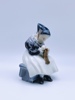 Royal Copenhagen Nr. 1314 figurinne "Amager Girl"