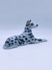 Royal Copenhagen liggende hund Nr. 1679 