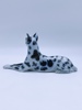 Royal Copenhagen liggende hund Nr. 1679 