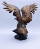 Skulptur "Ørn med Spredte Vinger" i patinert bronse, signert