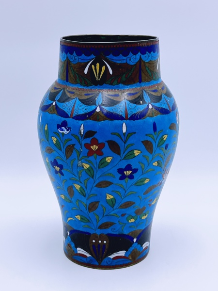 18/1900t Cloisonné Vase