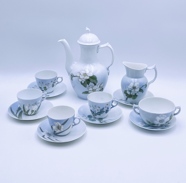 18/1900t Royal Copenhagen Art Nouveau Kaffeservise 